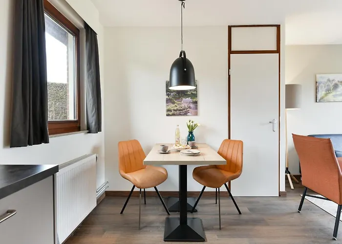 Charming Near Feriehus *