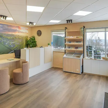 Dom wakacyjny Charming Near Vijlen